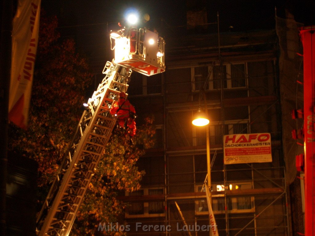 Sturm 3 Geruest droht auf die Strasse zu stuerzen Koeln Kalk Kalker Hauptstr   P087.JPG